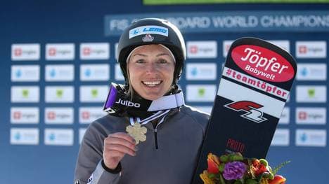 Selina Jörg freut sich über ihren WM-Sieg