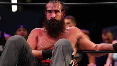 Jon Huber war bei WWE bekannt als Luke Harper, bei AEW als Brodie Lee