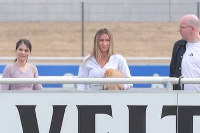 Erkannt? Hoher Besuch im Schalke-Training