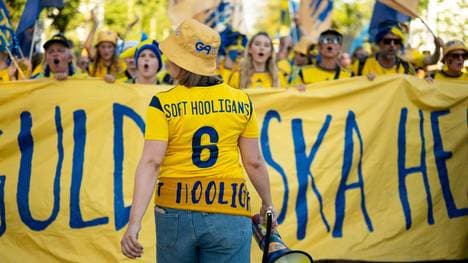 Die schwedischen "Soft Hooligans" auf dem Weg zur Arena