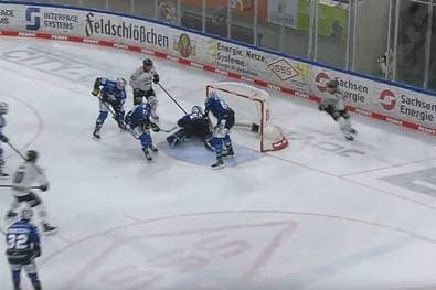 Haie überrollen Gegner: Fünf Tore in 25 Minuten