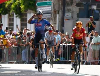 Die 9. Etappe der Tour de France hielt eine wahre Hitzeschlacht für das Peloton bereit. Vor dem ersten Ruhetag gibt es aber keine Veränderungen an der Spitze.