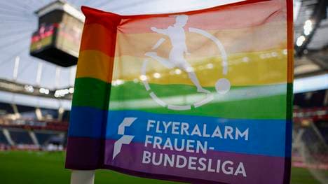 Die FLYERALARM Frauen-Bundesliga wird ab der Saison 2023/2024 mit 22 Topspielen live auf SPORT1 zu sehen sein