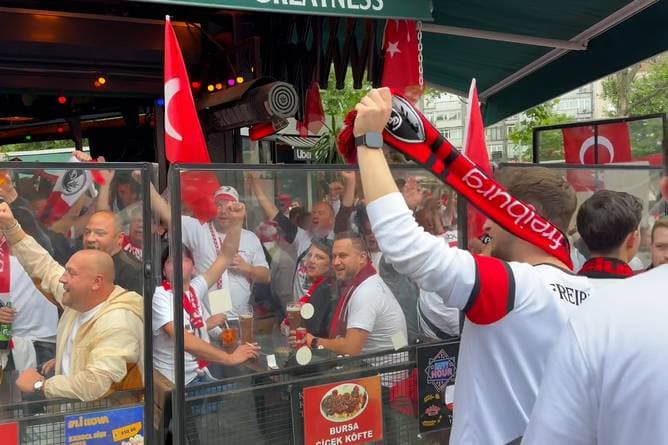 "Episch!" Emotionale Fan-Momente vor Freiburgs Finale