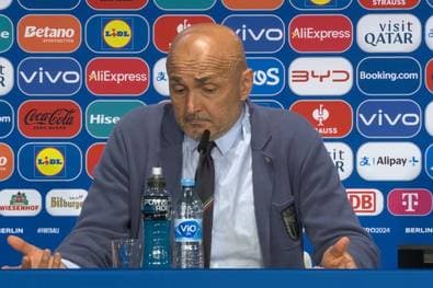 Reporter mit frechem Vergleich - Italien-Coach wird zynisch