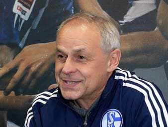 Olaf Thon, Legende des FC Schalke 04, erzählt im exklusiven SPORT1-Interview eine Anekdote über Rudi Assauer.