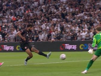 Besiktas-Debüt für Alexander Nübel. Dabei durfte der deutsche Keeper seine ganze Klasse unter Beweis stellen.