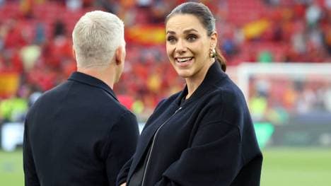 Esther Sedlaczek macht im Sommer 2025 eine Baby-Pause