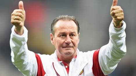 Huub Stevens soll1899 Hoffenheim vor dem Abstieg retten