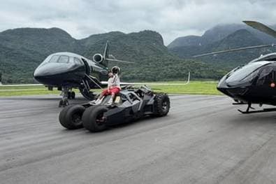 43 Mio.! Neymar protzt mit neuem Luxus-Spielzeug