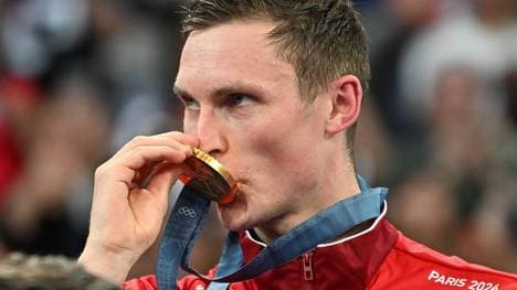 Viktor Axelsen nach seinem Olympiasieg in Paris 2024