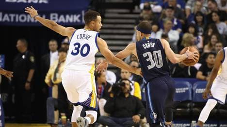 Seth Curry (r.) ist der Bruder von Steph Curry