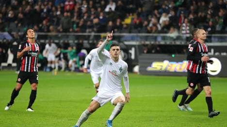 FRANKFURT AM MAIN, GERMANY - OCTOBER 06: Milot Rashica of SV Werder Bremen celebrates after scoring his team's second goal during the Bundesliga match between Eintracht Frankfurt and SV Werder Bremen at Commerzbank-Arena on October 06, 2019 in Frankfurt am Main, Germany. (Photo by Christian Kaspar-Bartke/Bongarts/Getty Images)