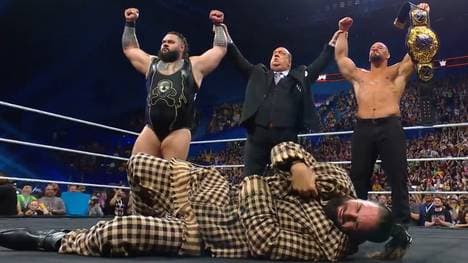 Bronson Reed (l.) und Bron Breakker attackierten bei WWE RAW Seth Rollins