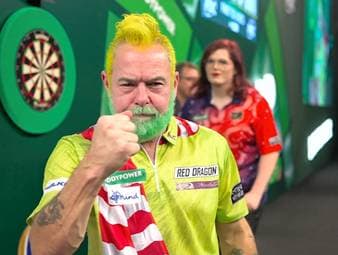 Peter Wright lässt gegen Noa-Lynn van Leuven in der ersten Runde nichts anbrennen. In seiner zweiten Partie wartet nun Arno Merk auf den Schotten. 