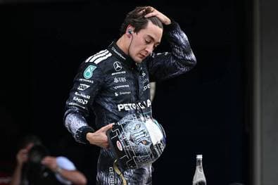 Rührende Helm-Geste von Russell