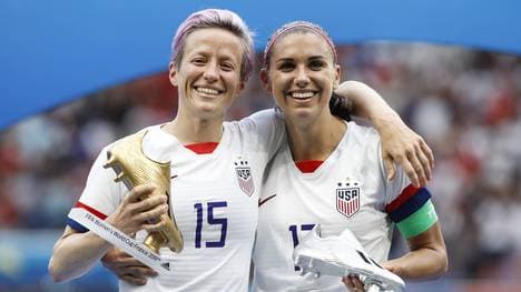 Megan Rapinoe und Alex Morgan nach dem Gewinn des WM-Titels 2019