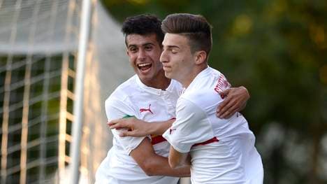Thomas Kunz-Azad Toptik-U17 VfB Stuttgart v U17 Hannover 96 - B-Juniors Bundesliga Semi Final