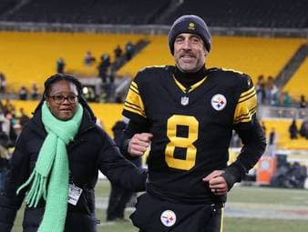 Rodgers hält Steelers auf Playoff-Kurs