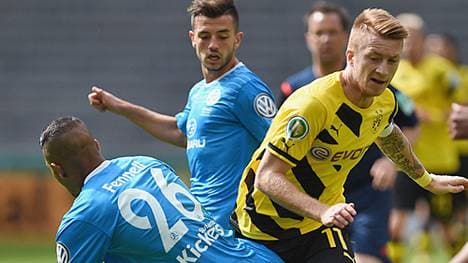 Marco Reus (r.) trug bei den Stuttgarter Kickers die Kapitänsbinde. ZUM DURCHKLICKEN: Die Bilder der ersten Pokalrunde