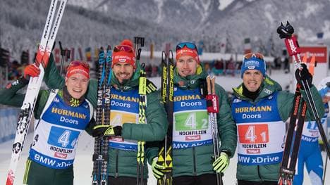 Benedikt Doll, Arnd Peiffer, Johannes Kühn and Simon Schempp (v.l.) freuen sich über Platz 3