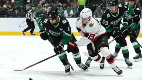 Tim Stützle (Nr. 18) im Spiel gegen Dallas