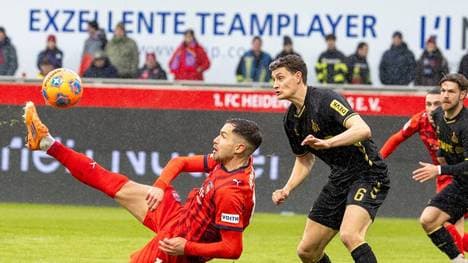 Marvin Pieringer mit einem unfassbaren Treffer 