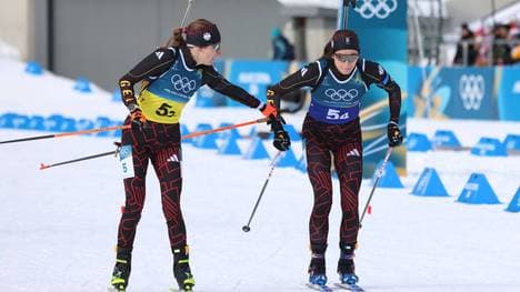 Die deutsche Frauen-Staffel mit Janina Hettich-Walz (l.) und Vanessa Voigt ging wie die Männer leer aus