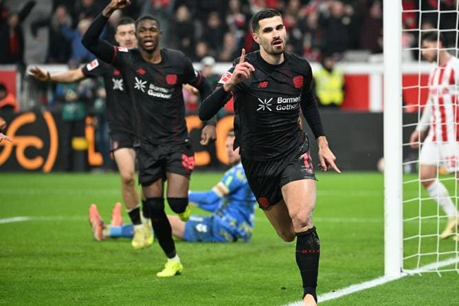 "Bestes Tor meiner Karriere": Bayer feiert Kunstschütze Terrier