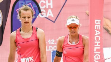 Svenja Müller (links) und Karla Borger gehen mit einem Auftacktsieg in die Beach-Liga