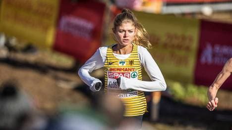Konstanze Klosterhalfen ist auch im Crosslauf erfolgreich