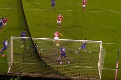 Ganz später Lucky Punch nach Fan-Eklat