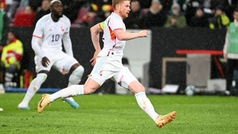 Kevin de Bruyne (r.) ist der Superstar der belgischen Nationalmannschaft