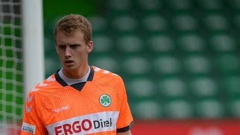 Mark Flekken bleibt Greuther Fürth treu