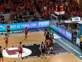 Die Basketball-Highlights von Spiel 2 der Viertelfinal-Serie Bamberg Baskets - ratiopharm Ulm aus den BBL-Playoffs im Video.