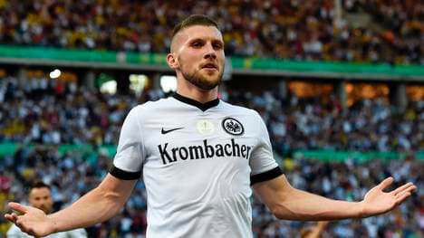 FBL-GER-CUP-FRANKFURT-DORTMUND