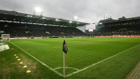 Topspiel am Millerntor vor 30.000 Zuschauern