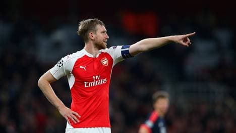 Champions League: Per Mertesacker sieht englische Klubs vorn, Per Mertesacker leitet die Fußballakademie des FC Arsenal