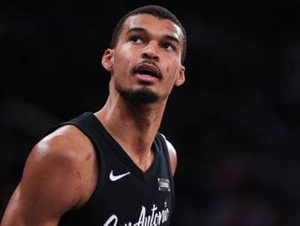 Superstar steigt bei Heimatklub ein