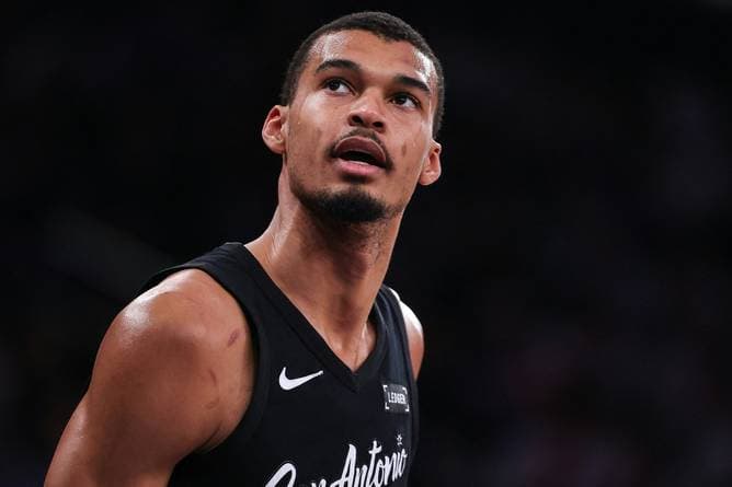 Superstar steigt bei Heimatklub ein