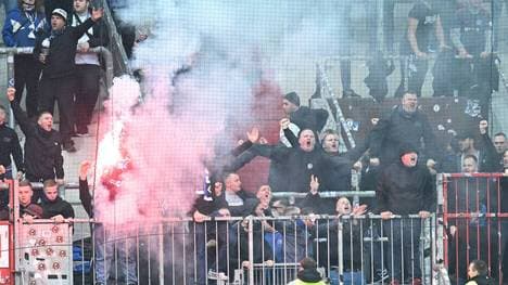 Im Millerntor-Stadion herrscht bereits eine hitzige Atmosphäre