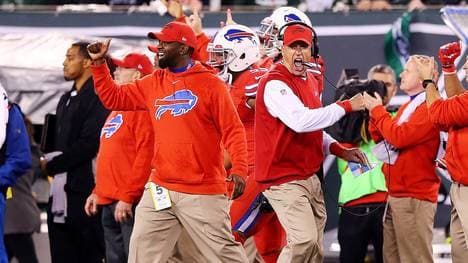 Trainer Rex Ryan von den Buffalo Bills  feierte den Sieg gegen die New York Jets