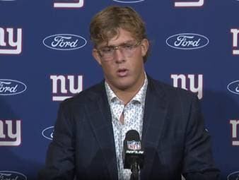 Cam Skattebo, Rookie der New York Giants, erleidet im Spiel gegen die Philadelphia Eagles eine schlimme Knöchelverletzung. Quarterback Jaxson Dart meldet sich nach dem Spiel zu Wort und zeigt sich tief bekümmert. 