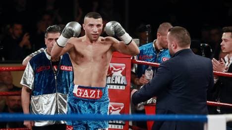 Avni Yildirim kämpft am 15. September gegen Lolenga Mock