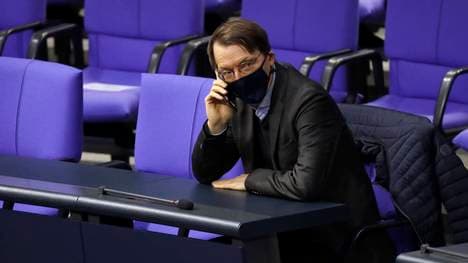Karl Lauterbach in einer Sitzung des Deutschen Bundestages im Reichstagsgebäude