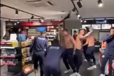 Tankstellen-Party: Zweitliga-Kicker gehen komplett steil!