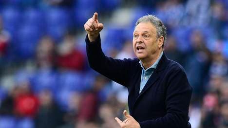 FBL-ESP-LIGA-ESPANYOL-SEVILLA Sevilla's Spanish coach Joaquin Caparros gestures during the Spanish league football match between RCD Espanyol and Sevilla FC at the RCDE Stadium in Cornella de Llobregat 