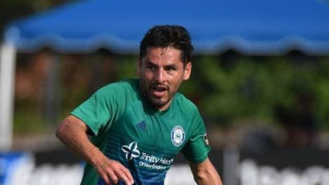 Danny Barrera von Hartford Athletic sorgt mit kuriosem Hacken-Tor für Aufsehen