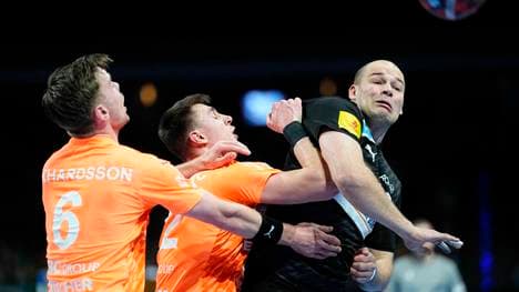 Paul Drux (r.) und die Füchse Berlin stehen im Viertelfinale der European League