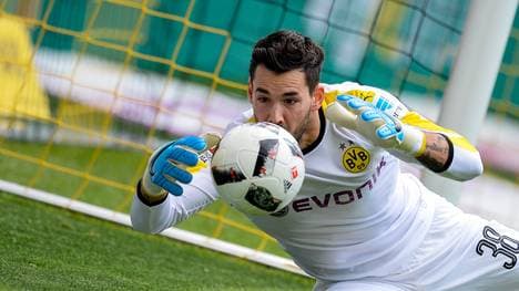 Roman Bürki wechselte 2015 vom SC Freiburg zu Borussia Dortmund
